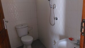 Comfort Double Room, 1 Double Bed, Smoking, City View | Bathroom