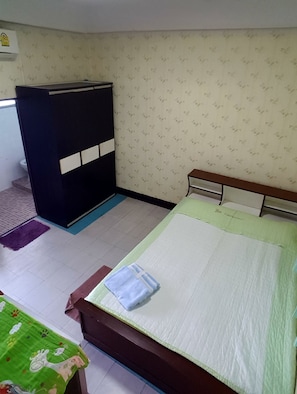 Standard Double Room | Desk, free WiFi