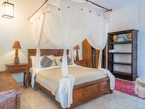 Traditional Villa, 3 Bedrooms, Poolside | 3 bedrooms, individually decorated, individually furnished, desk - Medori Villa (Seminyak)