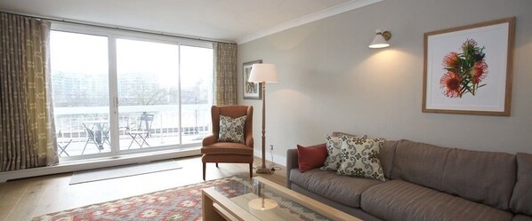 Apartment, 2 Bedrooms, 2 Bathrooms | Living room | TV - A Place Like Home - Chelsea Apartment with River Views (London)