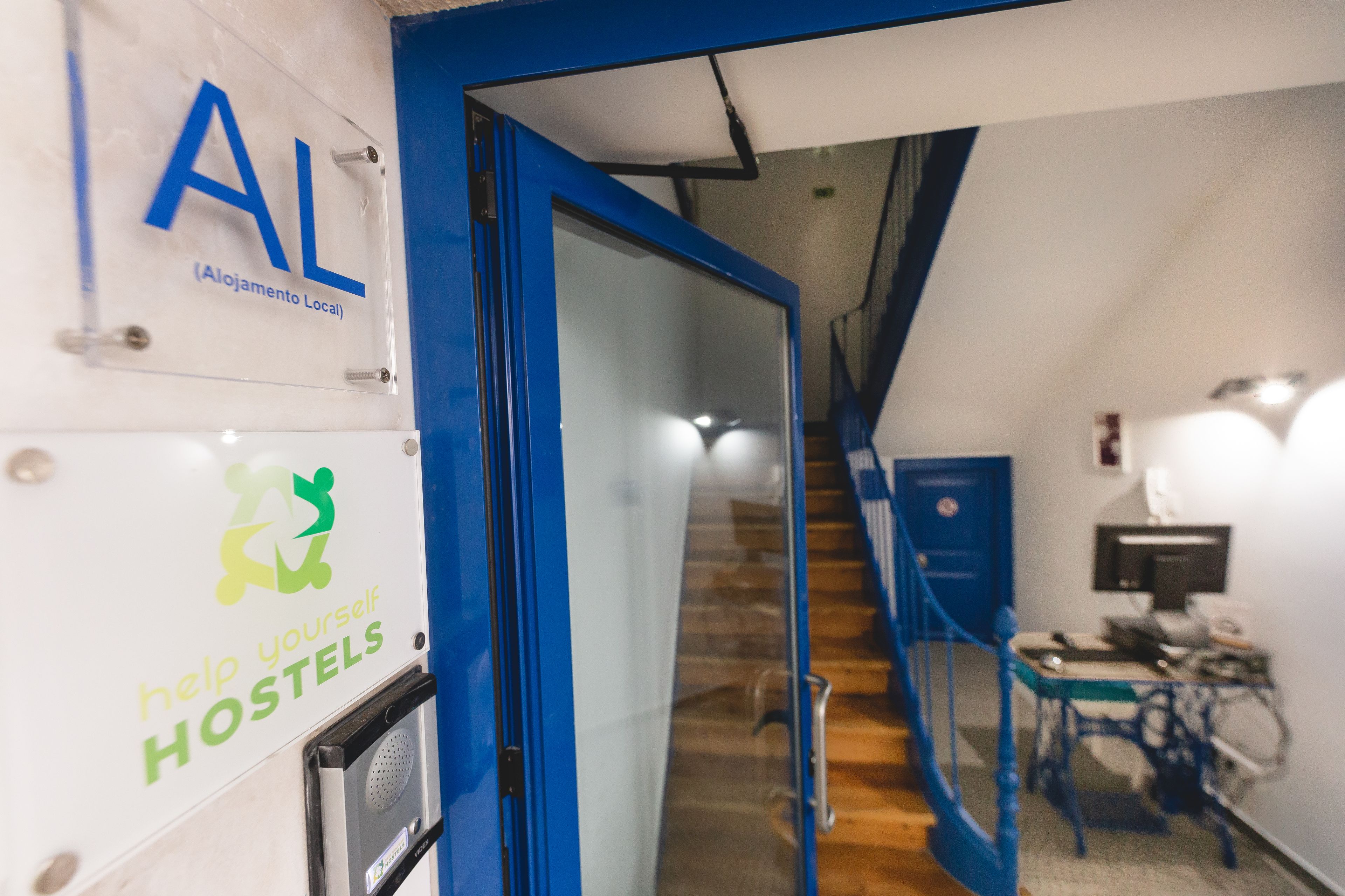 Photo - Help Yourself Hostels - Parede