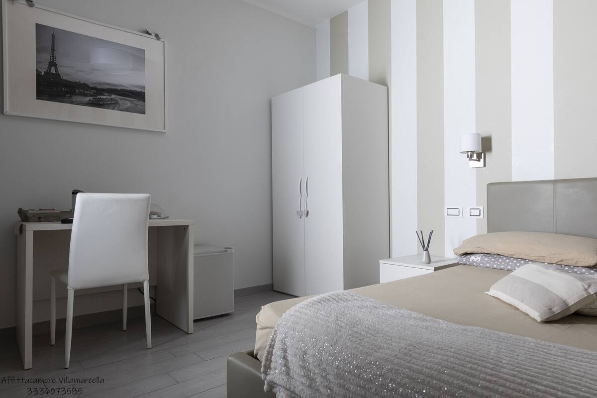 Chambre Double Standard, 1 grand lit, balcon