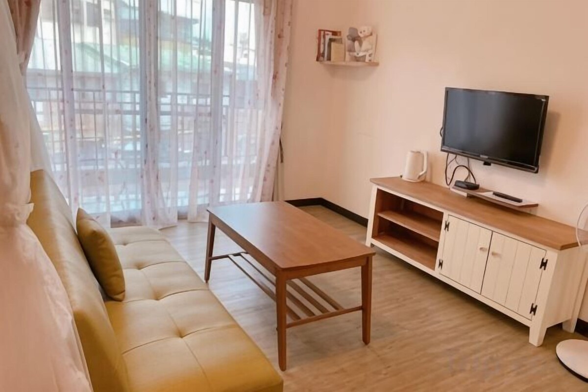 Living area | Flat-screen TV