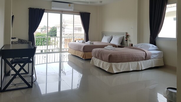 7-Bedroom Villa  | 7 habitaciones, cortinas blackout y wifi gratis 