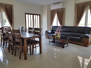 7-Bedroom Villa | Wohnbereich | Smart-TV