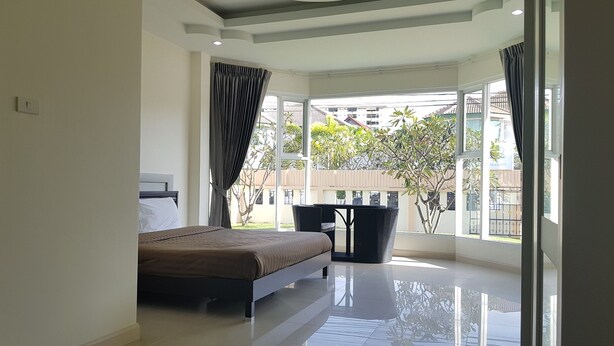 7-Bedroom Villa 