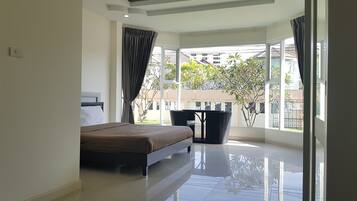 7-Bedroom Villa | 7 bedrooms, blackout curtains, free WiFi