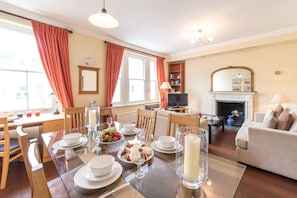 Living area - A Place Like Home - 2 Bedroom Apartment in Chelsea (London)