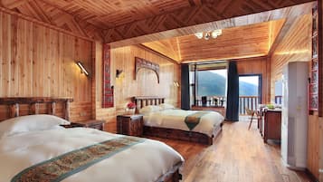 Superior Twin Room | Minibar, in-room safe, desk, blackout drapes