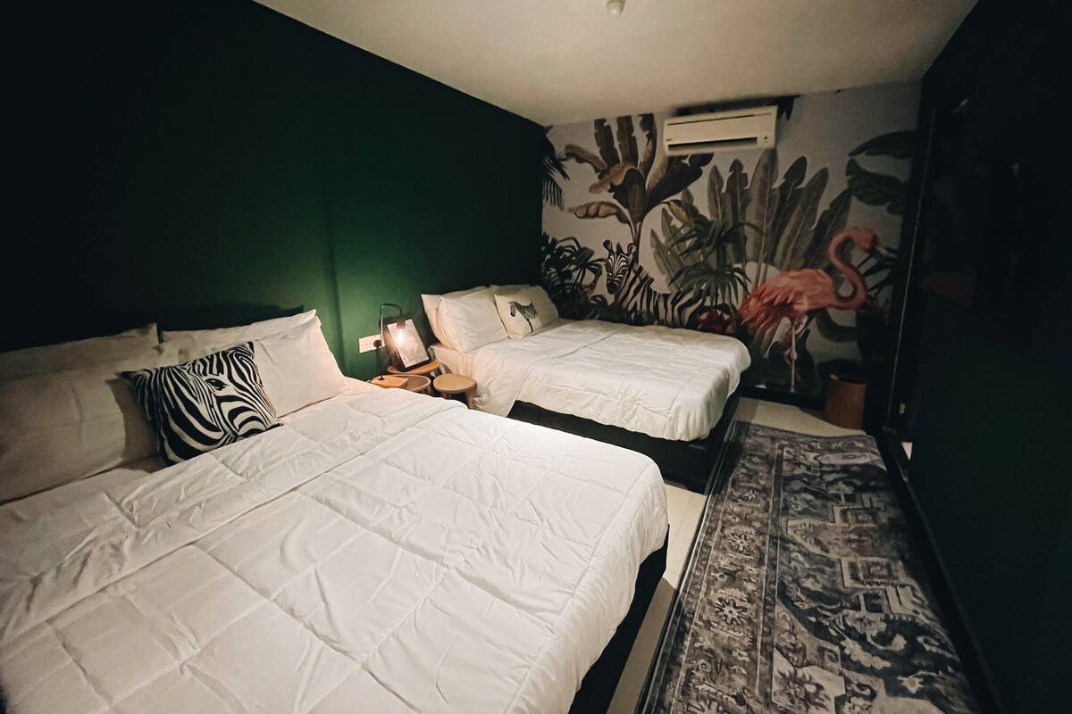 Family Quadruple Room | Desk, iron/ironing board (on request), WiFi (free), bed sheets
