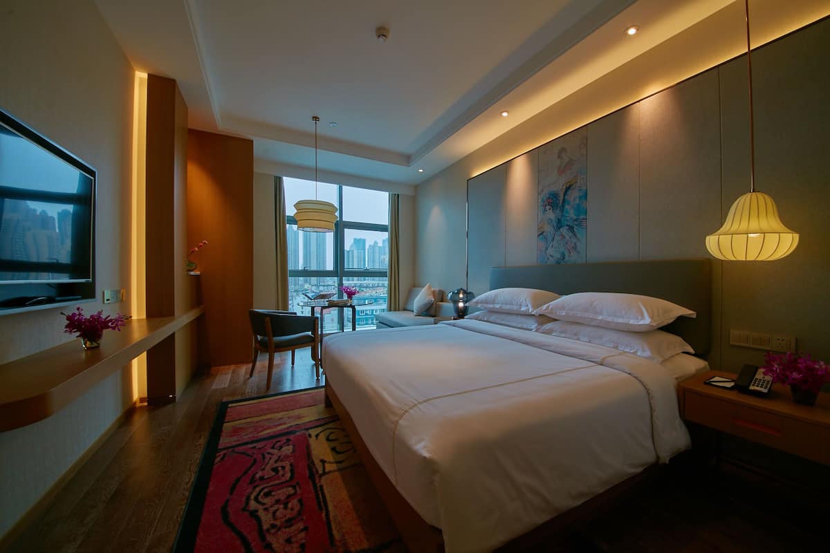 1 bedroom, minibar, desk, blackout curtains