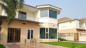 7-Bedroom Villa  | Terrace/patio