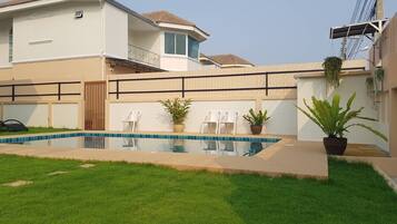 7-Bedroom Villa | Terrace/patio