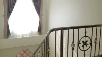 7-Bedroom Villa | Room amenity