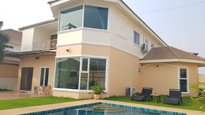 7-Bedroom Villa  | Terrace/patio