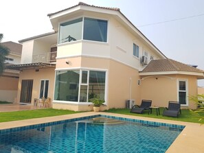 7-Bedroom Villa  | Terrace/patio - TY Holiday 236 (Pattaya)