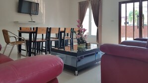 7-Bedroom Villa  | Living area