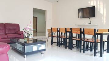 7-Bedroom Villa | Living area | Smart TV