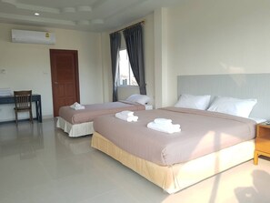 7-Bedroom Villa  | 7 habitaciones, cortinas blackout y wifi gratis 