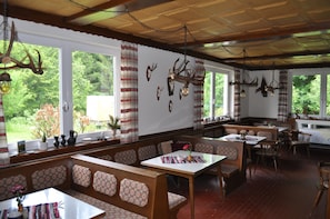 每日供應歐陸早餐 (每人 EUR14.50)