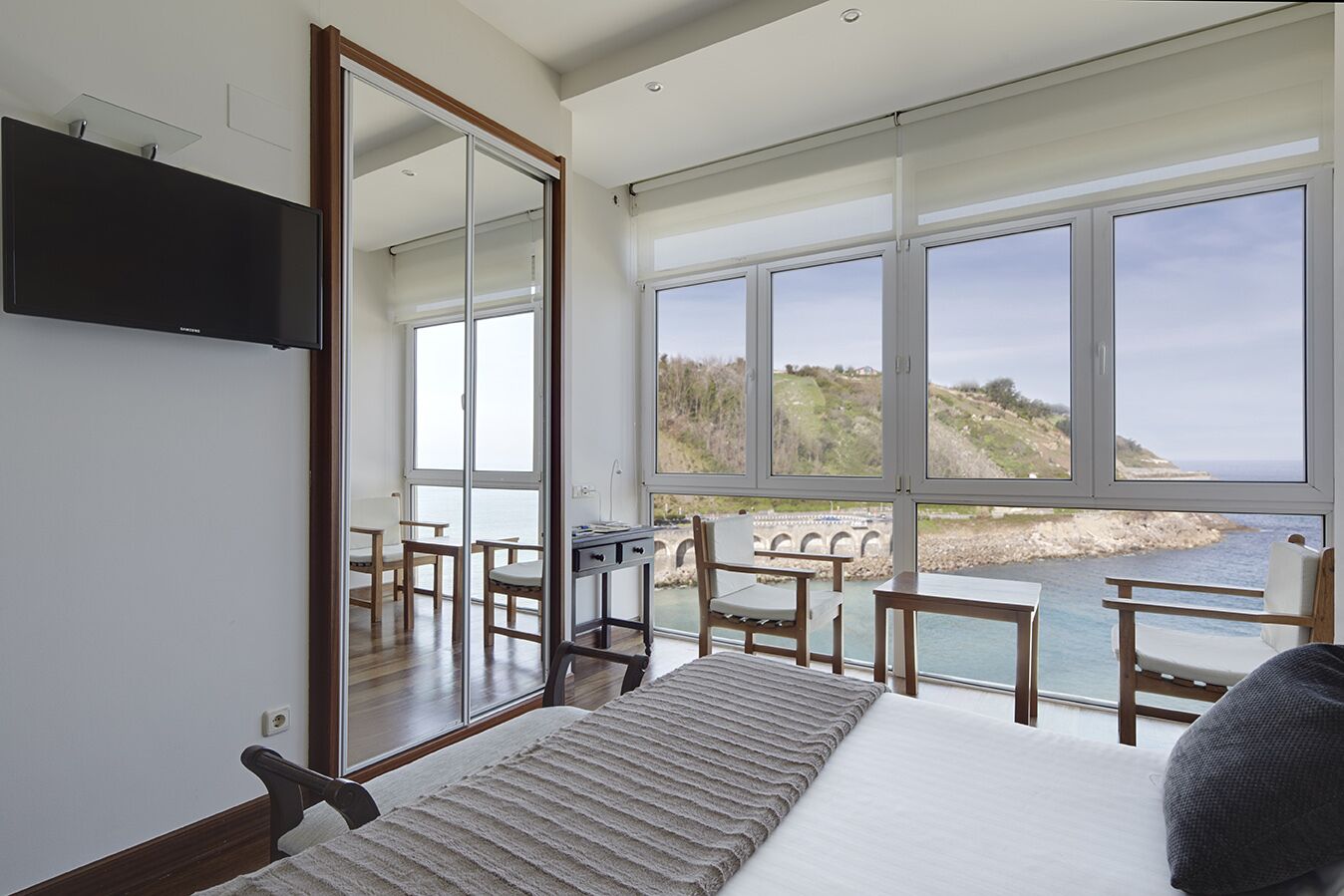 double room, sea view | 1 bedroom, minibar, in-room safe, iron/ironing board