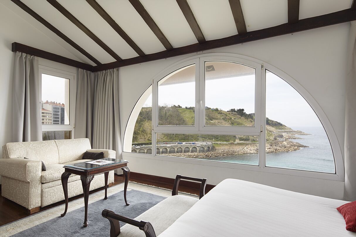 Habitación doble superior | Minibar, caja fuerte, tabla de planchar con plancha y wifi gratis