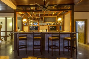 Bar (trong khuôn viên)