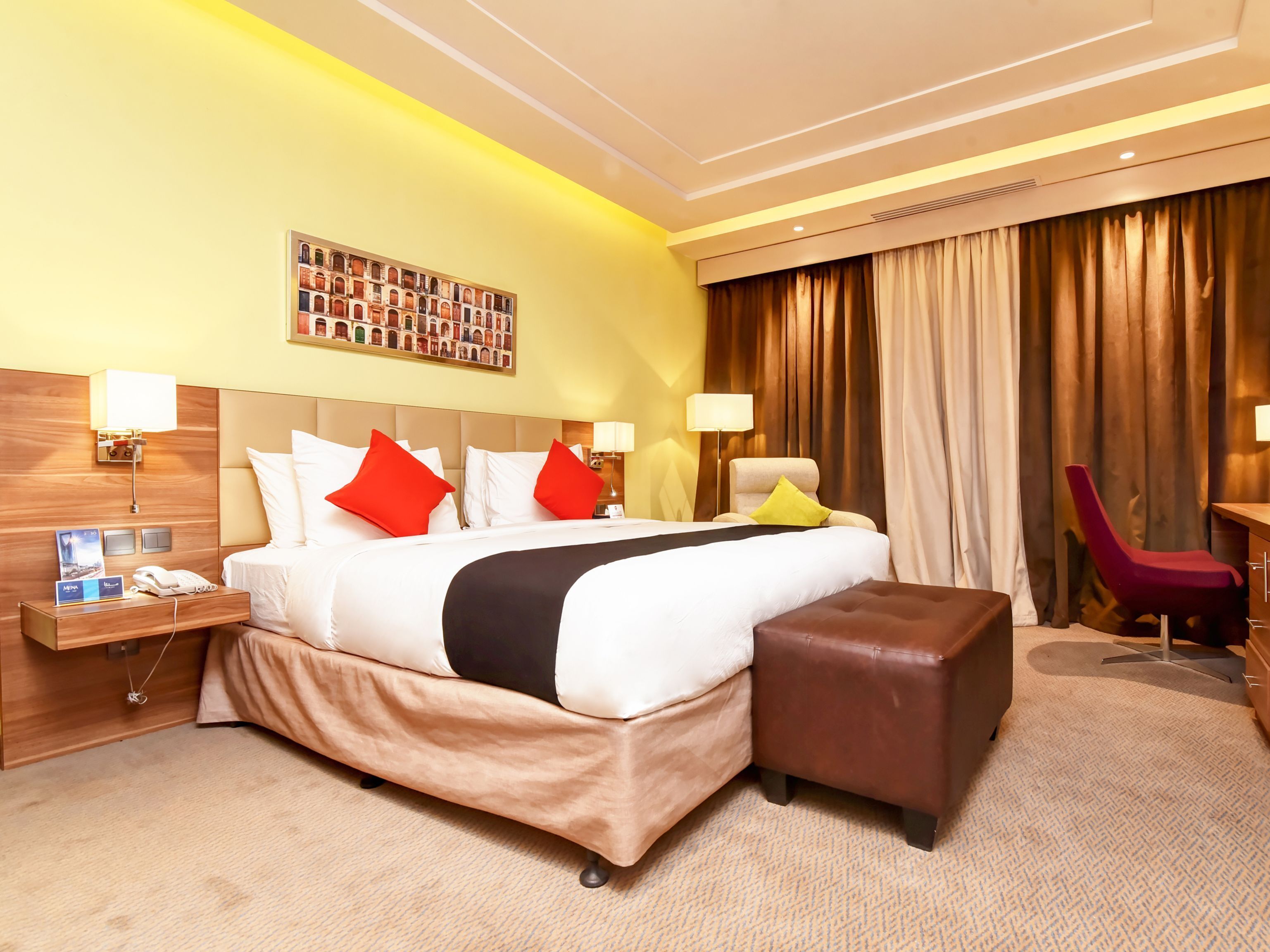 junior suite (king) | 1 bedroom, minibar, in-room safe, desk