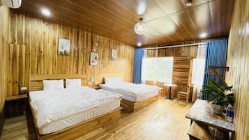 Basic Quadruple Room | Minibar, desk, soundproofing, free WiFi