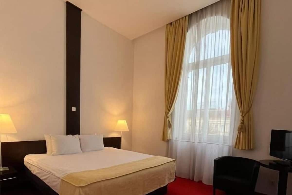Panoramic Apartment, 1 King Bed with Sofa bed, City View | 1 bedroom, minibar, in-room safe, desk