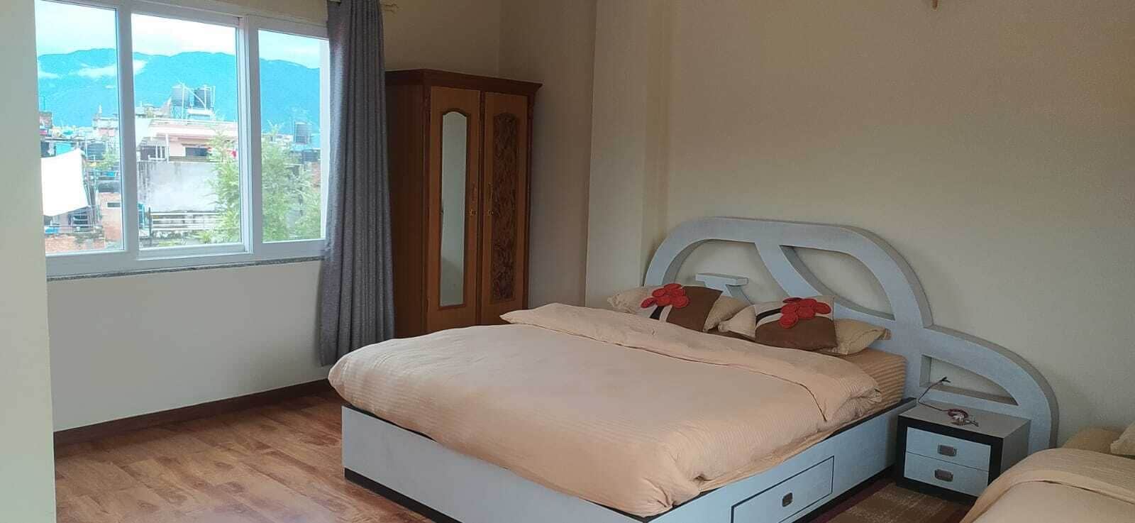 Decoración personalizada, muebles diferentes y wifi gratis 