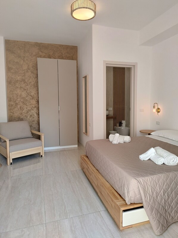 Décoration personnalisée, bureau, Wi-Fi gratuit, draps fournis
