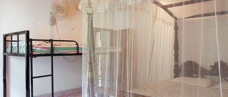 Quarto família | 1 quarto, roupas de cama premium, frigobar, cofres nos quartos