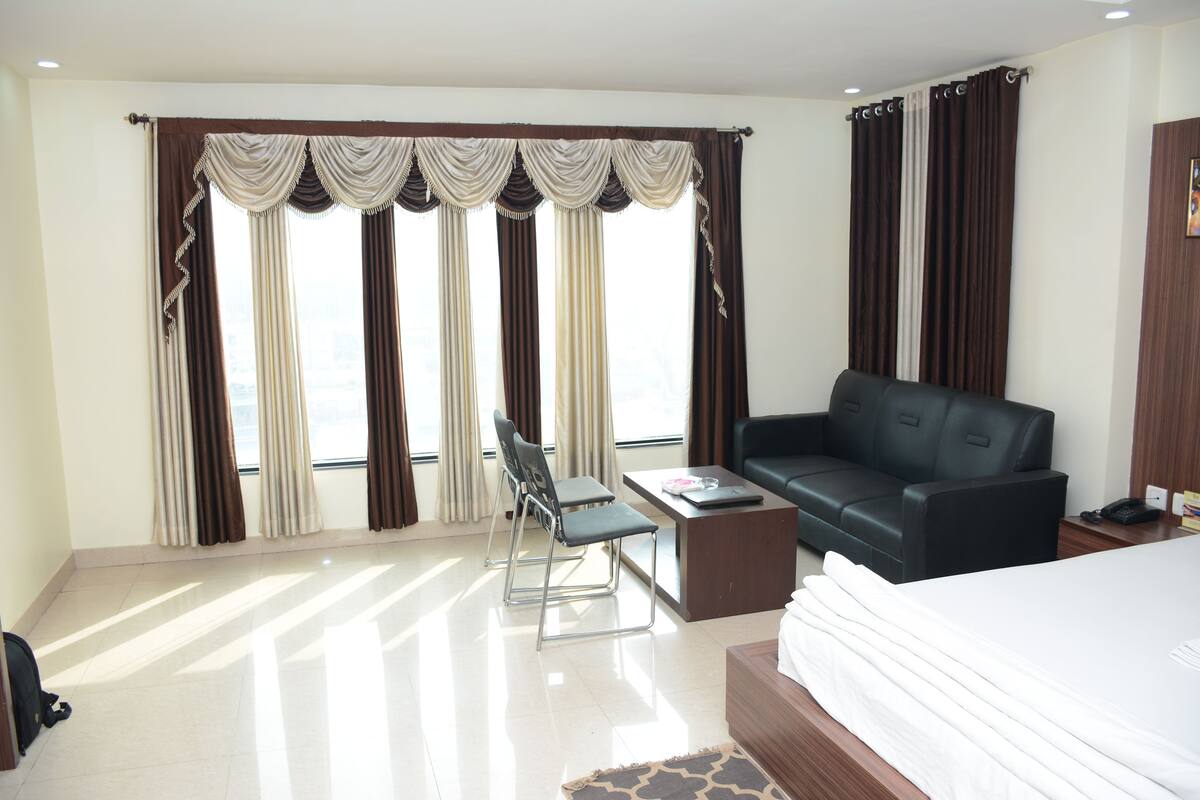 Luxury Suite, 1 Bedroom | In-room safe, desk, iron/ironing board, rollaway beds