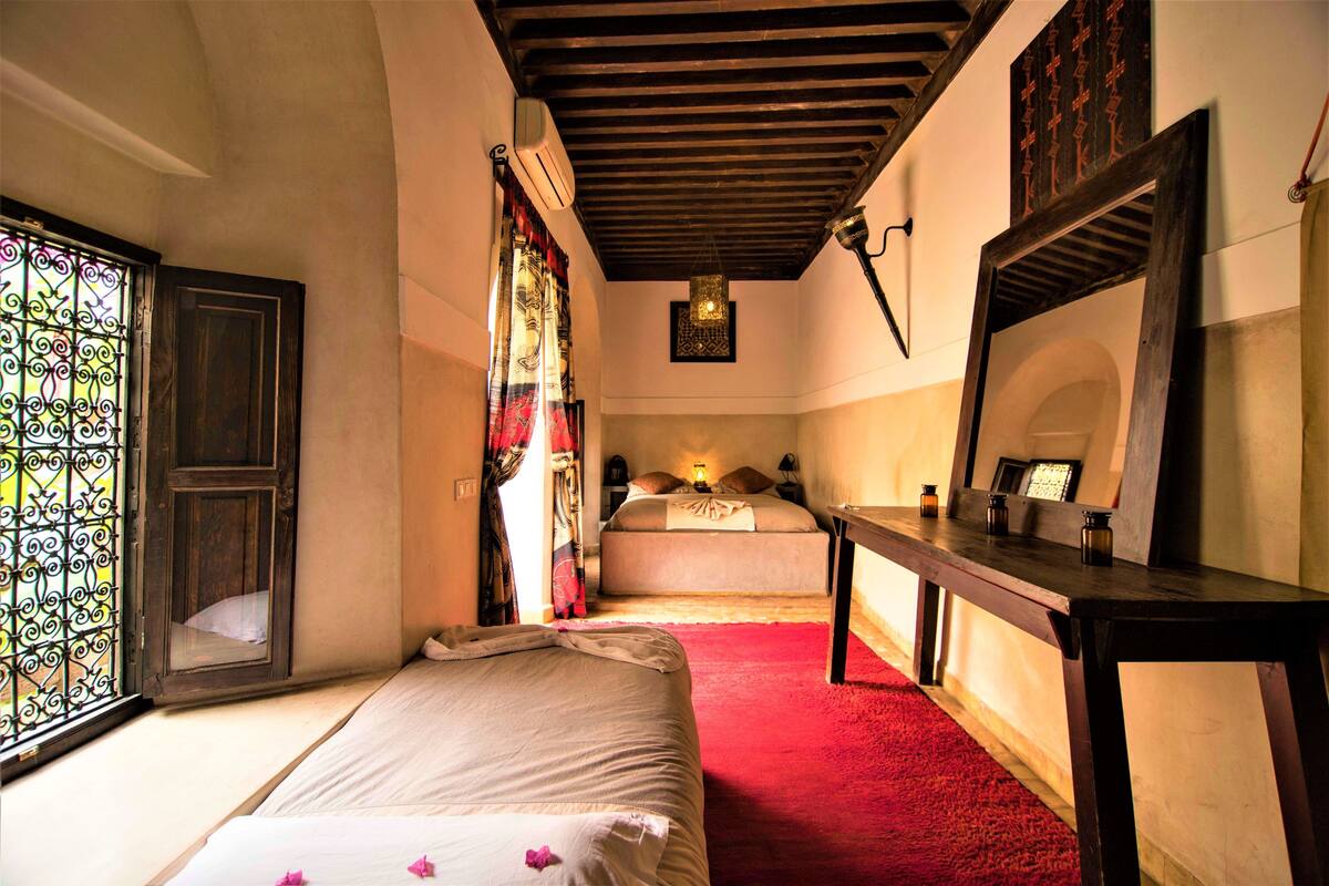 Luxury Suite (Dogon) | 1 bedroom, WiFi (free), individually decorated