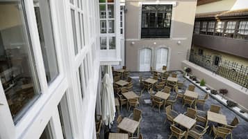 Tempat makan luar