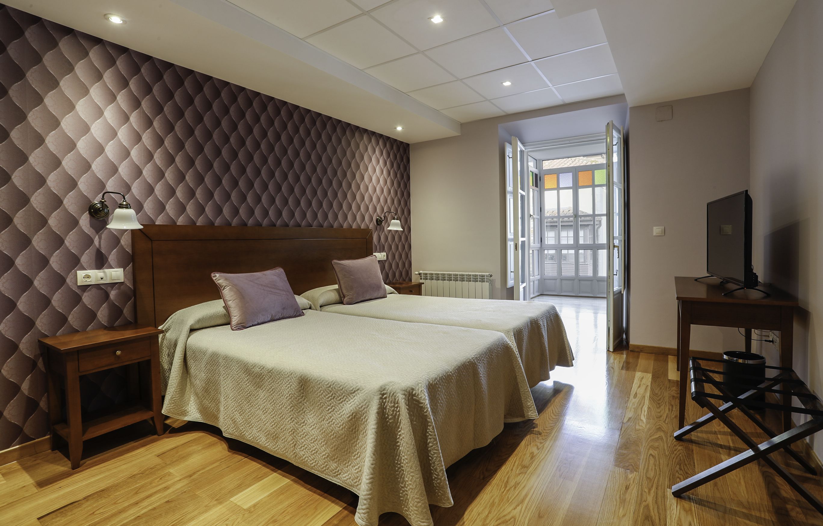 Coffres-forts dans les chambres, bureau, rideaux occultants