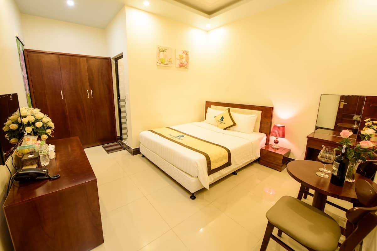 CT 3 | 1 bedroom, minibar, desk, soundproofing
