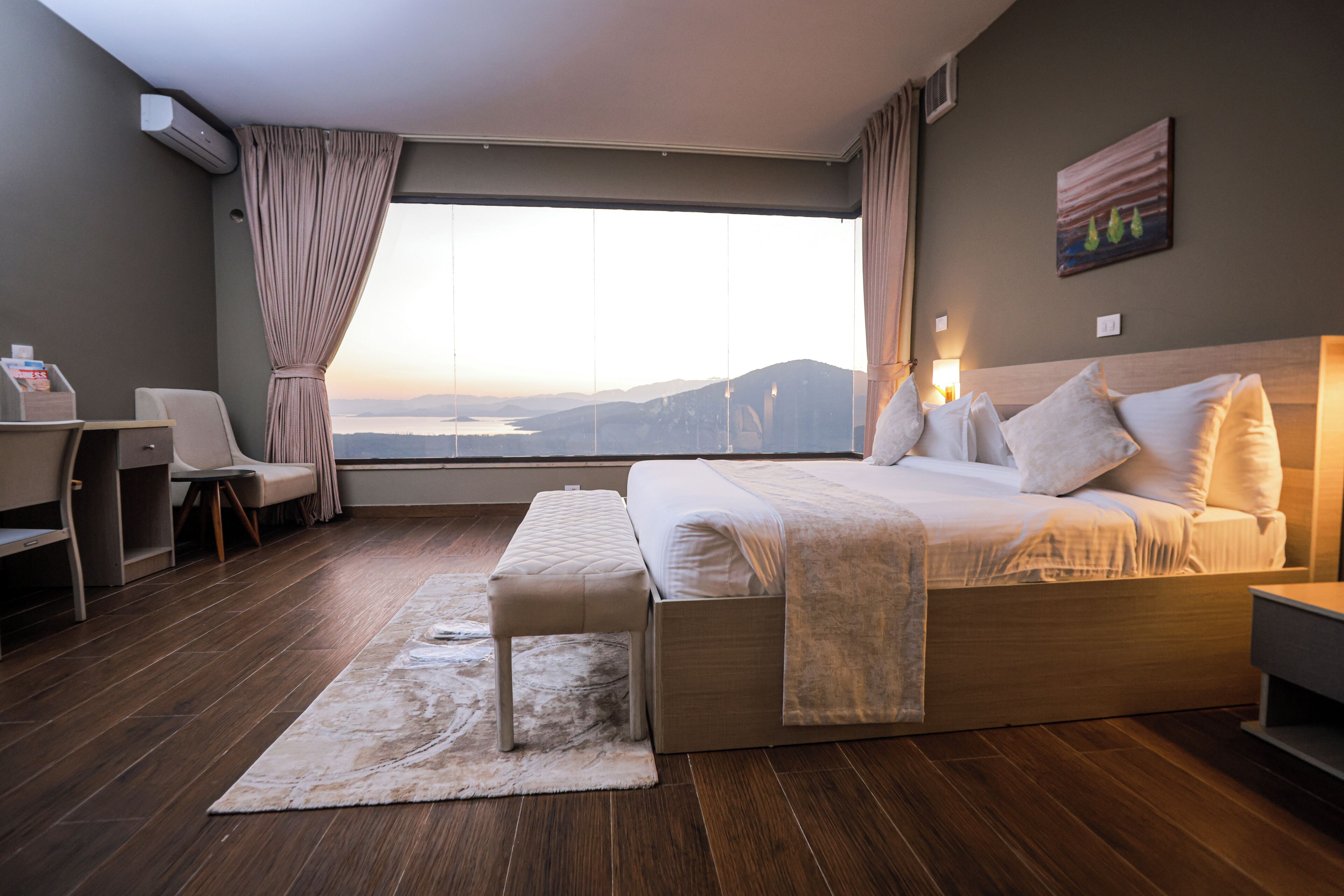 Panoramic Room | In-room safe, soundproofing, free WiFi, bed sheets