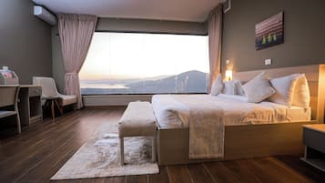 Panoramic Room | In-room safe, soundproofing, free WiFi, bed sheets