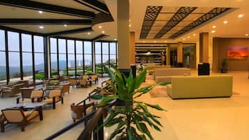 Coin salon dans le hall