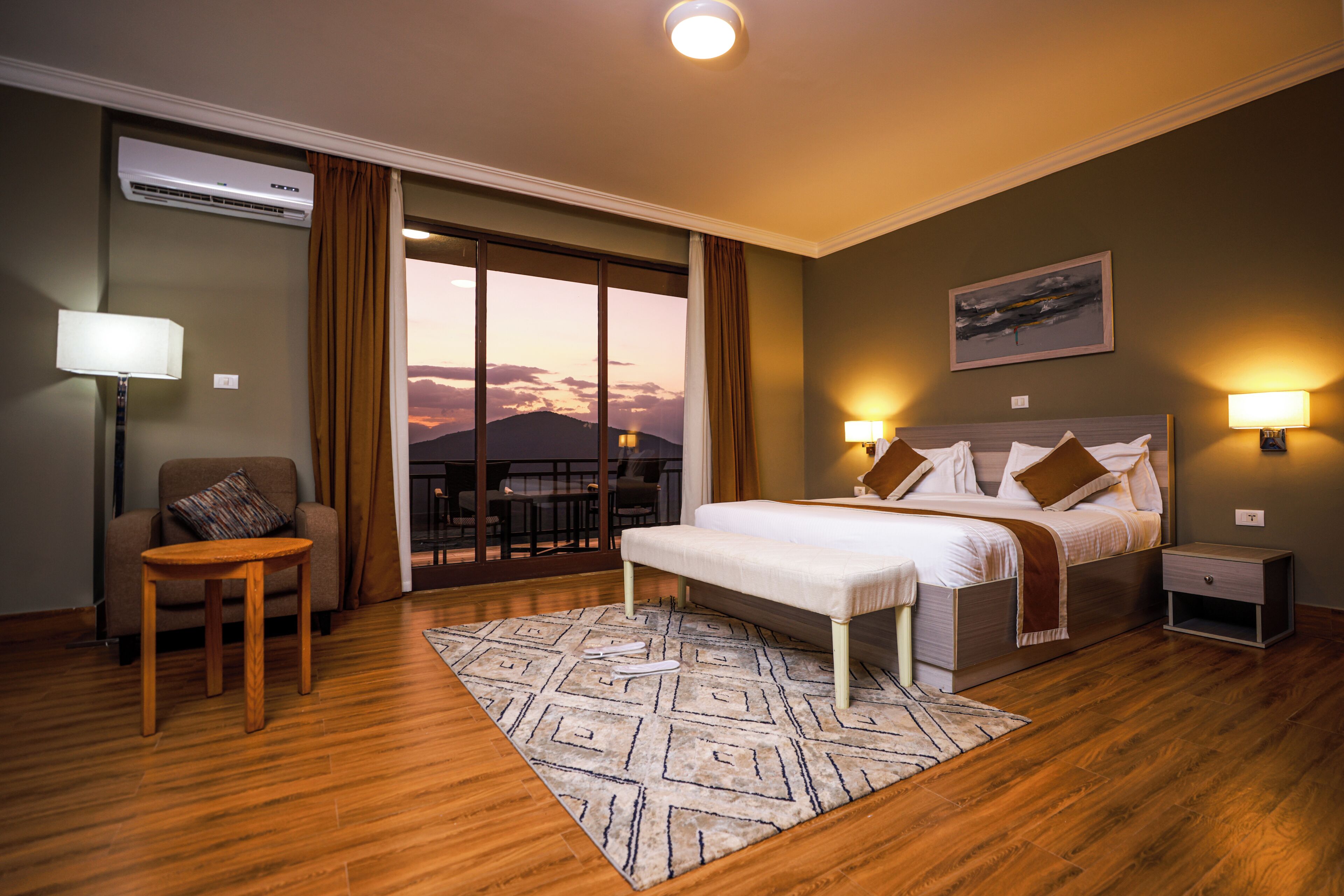 Executive-Villa | Zimmersafe, schallisolierte Zimmer, kostenloses WLAN, Bettwäsche