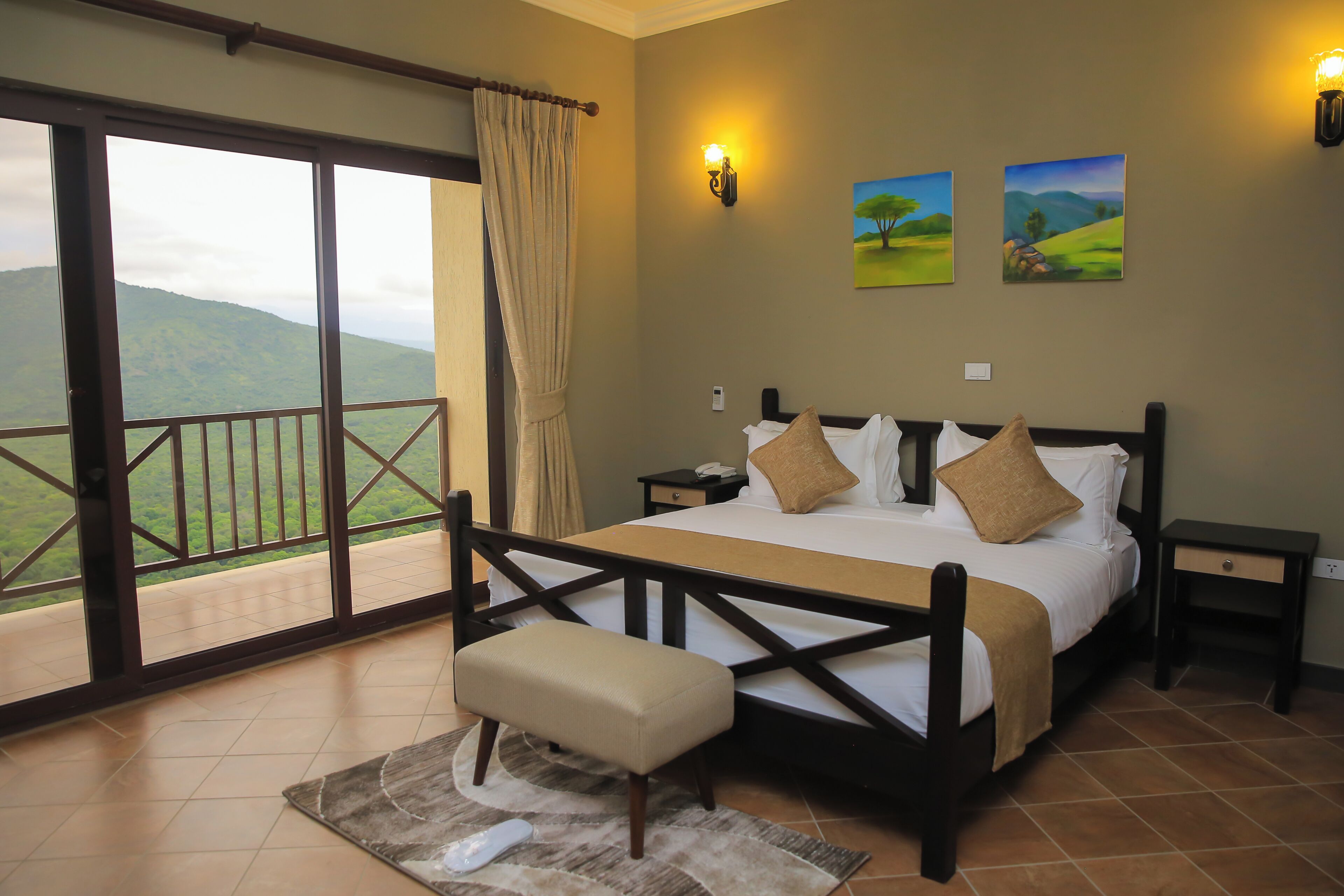 In-room safe, soundproofing, free WiFi, bed sheets