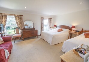 Chambre Double ou avec lits jumeaux, salle de bains attenante (4)