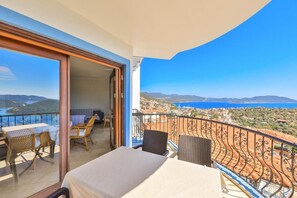 Apartment, 2 Bedrooms | Terrace/patio