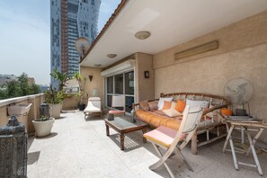 Apartment | Terrace/patio - Trust Inn Collection - Frankfurt TLV (Tel Aviv)
