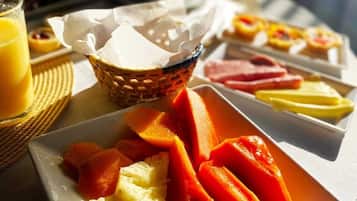 Free daily buffet breakfast