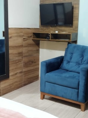 Standard Double Room | Minibar, blackout drapes, soundproofing, WiFi (free)