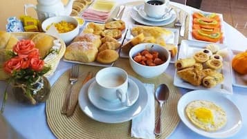 Free daily buffet breakfast
