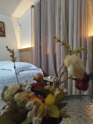 Standard Double Room | Minibar, blackout drapes, soundproofing, free WiFi